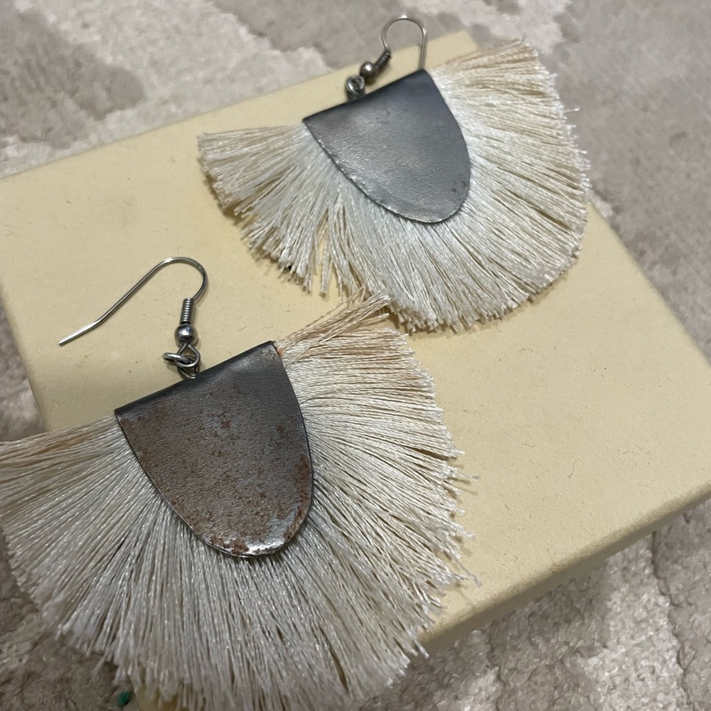 Silver/gray tassle earrings